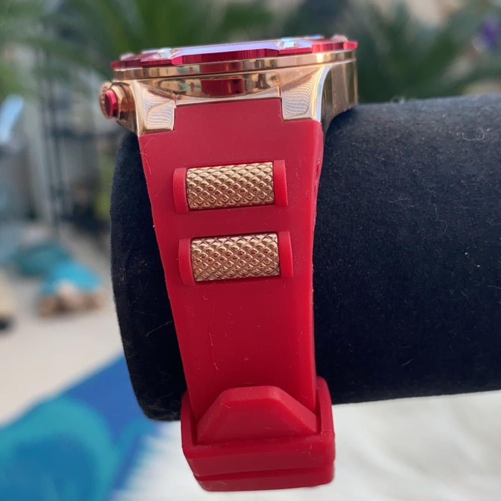 ♦️♦️FIRM♦️♦️INVICTA RED-N-GOLD RUBBER WATCH♦️♦️ - Picture 4 of 4
